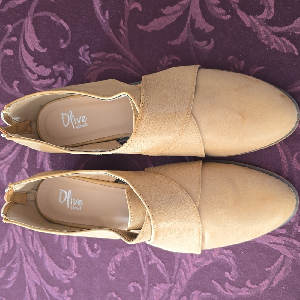 Tan Olive Street Heeled Bootie Slip-on Size 11M